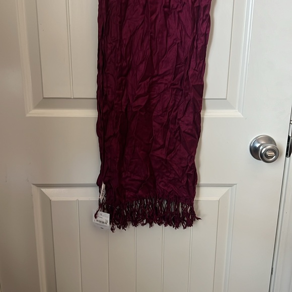 Liz Claiborne scarf - Picture 4 of 6